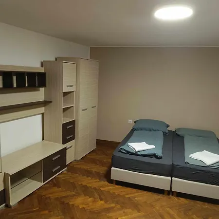Gesztenye Apartmanhaz Beci