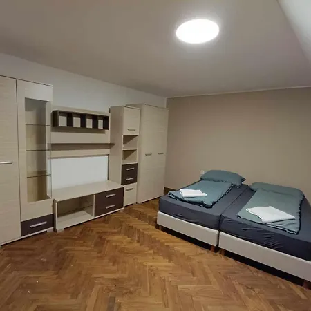 Apartament Gesztenye Apartmanhaz *