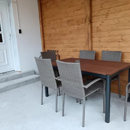 Gesztenye Apartmanhaz * Beci