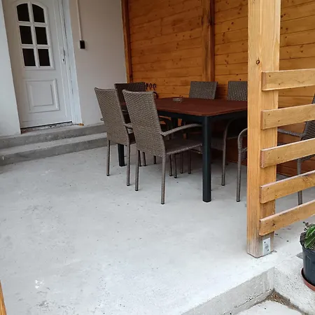Apartament Gesztenye Apartmanhaz Beci