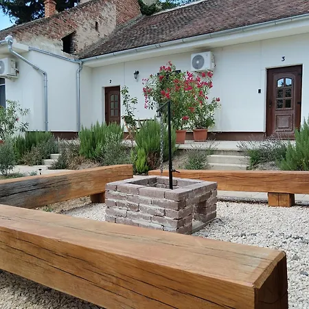 Gesztenye Apartmanhaz *